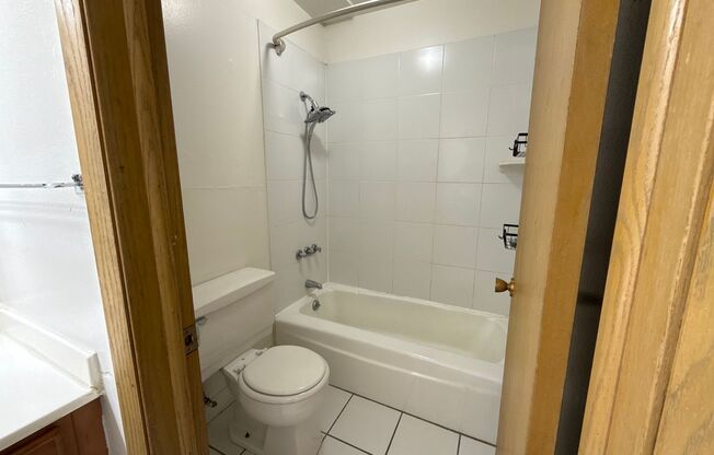 1 bed, 1 bath, $1,095, Unit 103