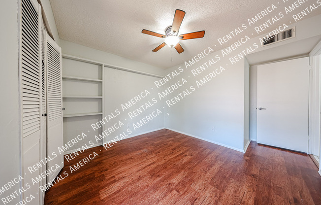 1480 W MOHAWK LN