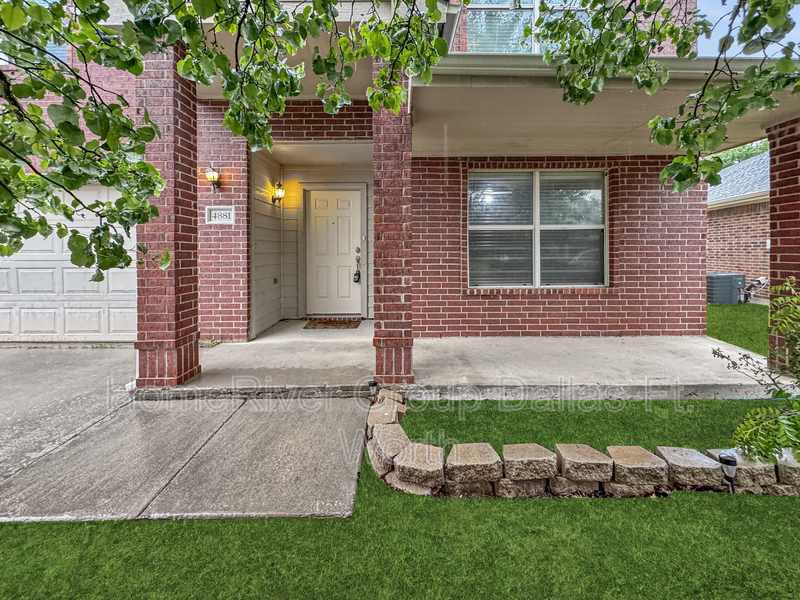 4881 TRL HOLW DR