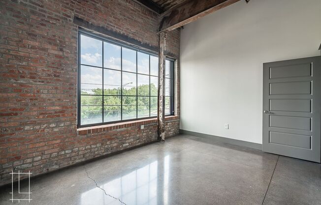 2 beds, 2 baths, $2,200, Unit 727 N. 4th St. Apt. 210