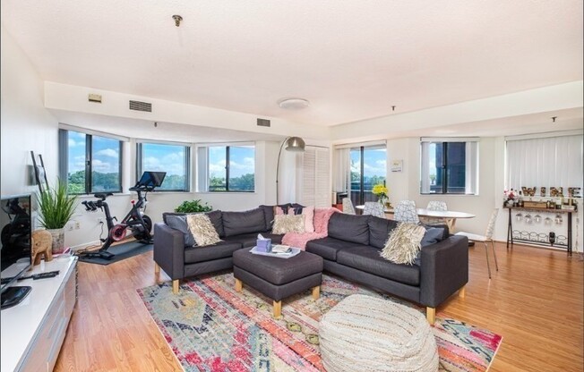 2 beds, 2 baths, 1,227 sqft, $3,300, Unit 501
