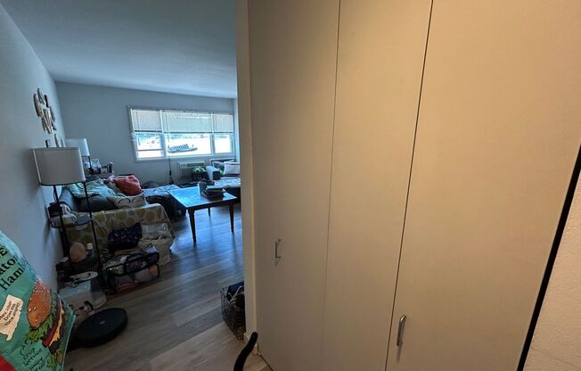 2 beds, 1 bath, $1,395, Unit 102