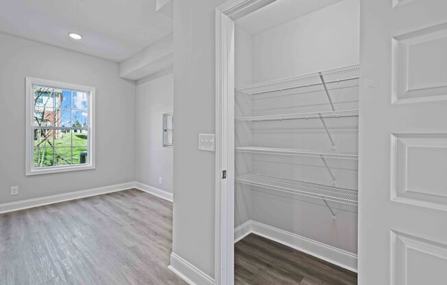 2 beds, 2.5 baths, 1,300 sqft, $1,350, Unit 6