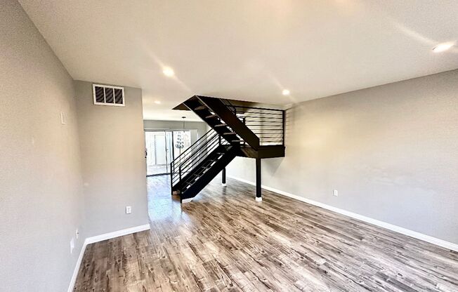Stunning Townhome In Santee with Modern Fixtures