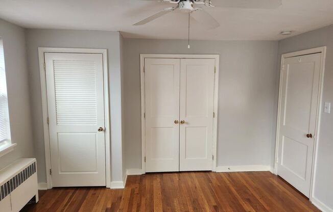 2 beds, 1 bath, 897 sqft, $2,385, Unit A-24