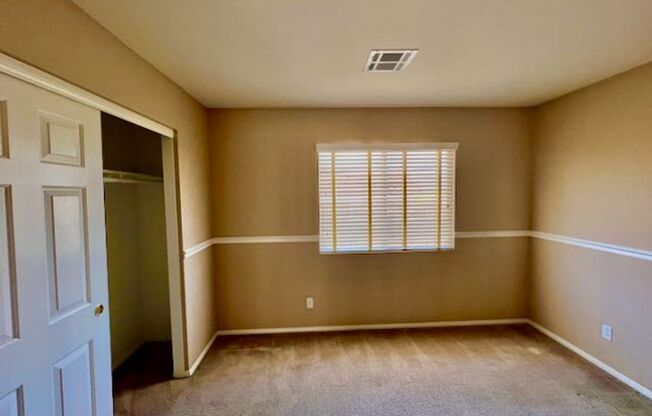 Sunridge Stunner! 4 Bedrooms!