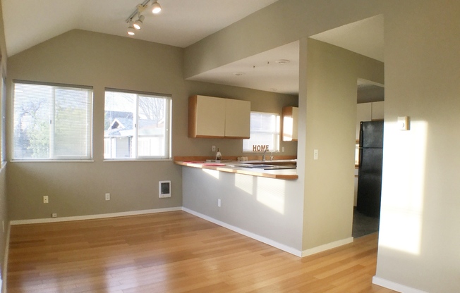 LARGE  HOUSE 4 BEDROOMS 2 CAR GARAGE