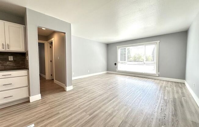 2 beds, 1 bath, 695 sqft, $1,515, Unit 26