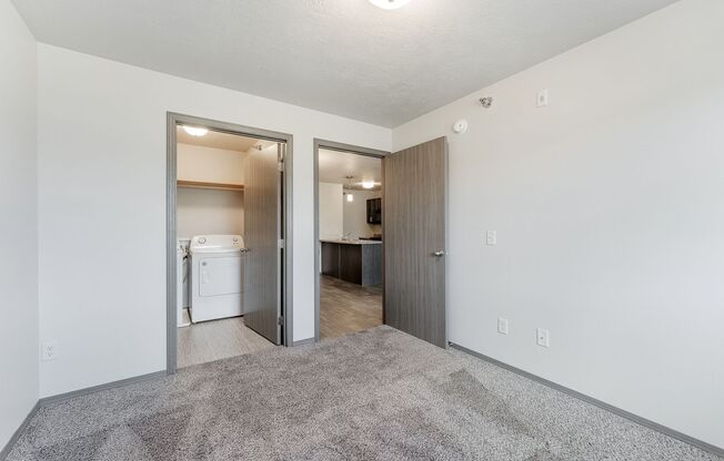 1 bed, 1 bath, 701 sqft, $925, Unit 321