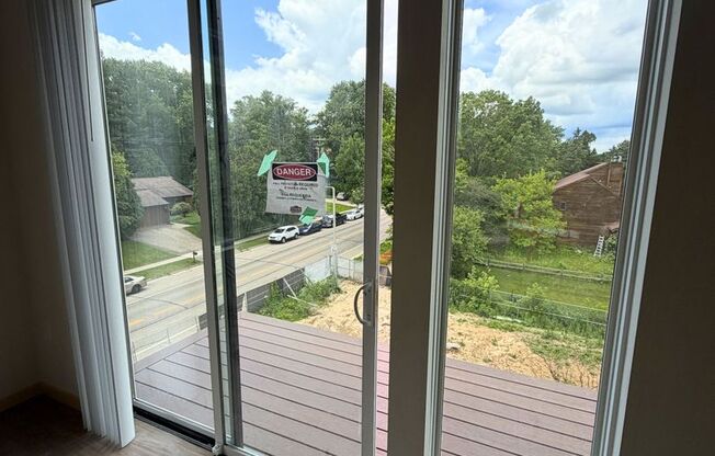 2 beds, 2 baths, 1,052 sqft, $2,645, Unit 200