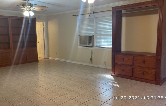 3 beds, 2.5 baths, $1,300