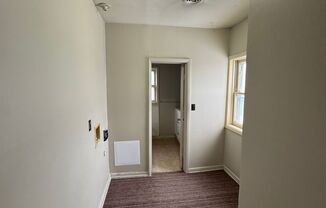 3 beds, 1 bath, $845, Unit 4