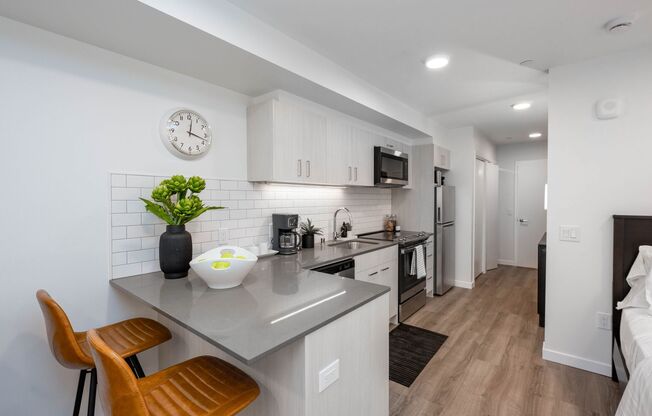 Studio, 1 bath, 444 sqft, $1,675, Unit 13