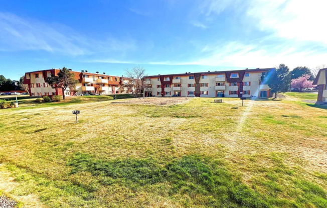 2 beds, 1 bath, $1,395