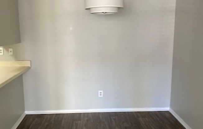 1 bed, 1 bath, 770 sqft, $1,015, Unit 09