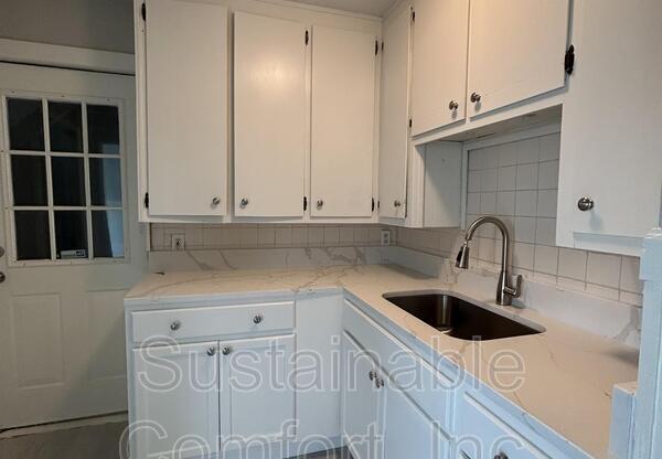 16 CARLSTAD ST