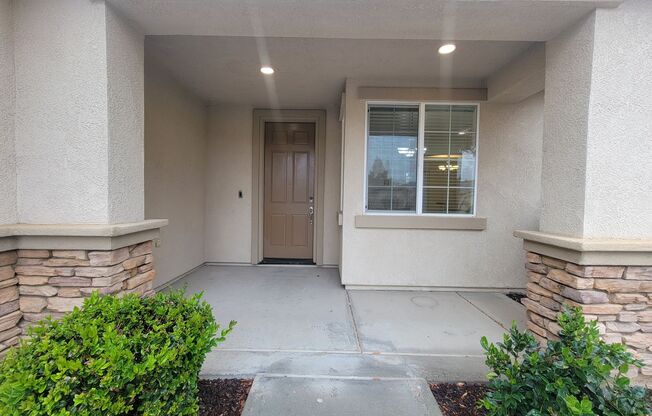 3 Bedroom 2 Bathroom in SW Visalia!