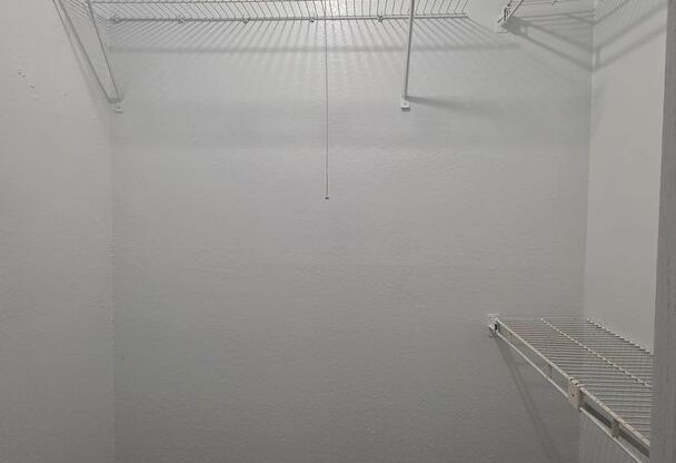 2 beds, 2 baths, 877 sqft, $1,299, Unit 0610