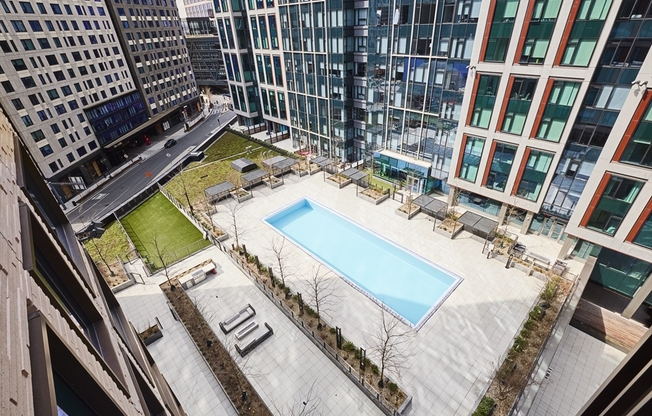 135 Seaport Blvd