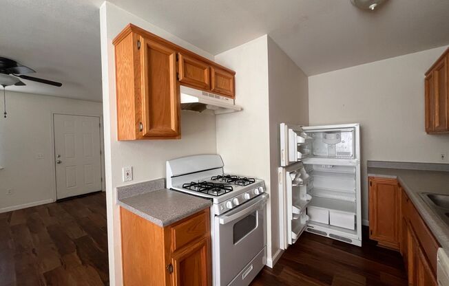 1 bed, 1 bath, 600 sqft, $1,095, Unit 475 E Cedar St - #04