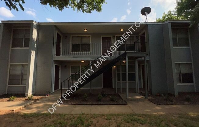 Two Bedroom, One Bathroom Apartment Home for Lease near UNT in Denton On Fry St