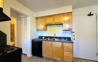 1 bed, 1 bath, $1,095, Unit Unit 8