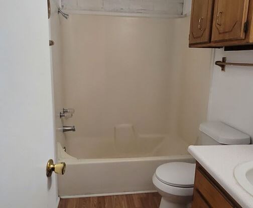 1 bed, 1 bath, 565 sqft, $575, Unit 226