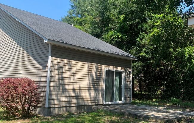 $500 OFF 1ST MONTH'S RENT! 3 Bedroom 2 Bath House Available Now!