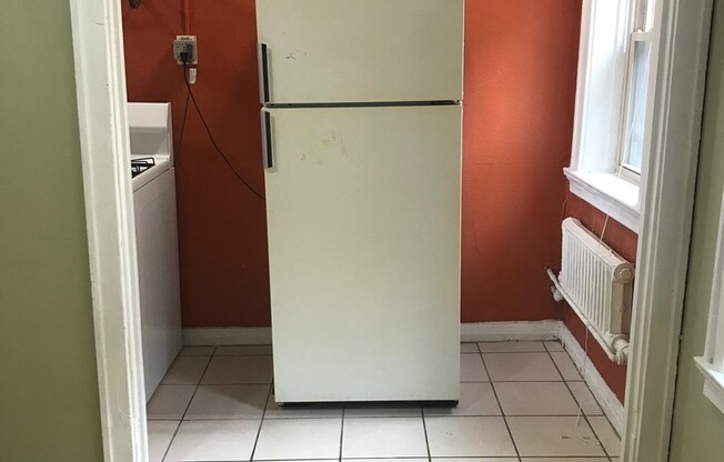 Studio, 1 bath, $825, Unit 08