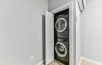 2 beds, 2 baths, 725 sqft, $1,700