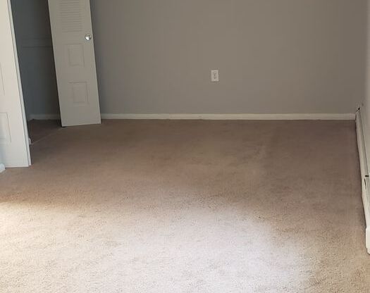 Studio, 1 bath, 450 sqft, $1,135, Unit 230