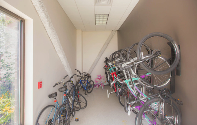 1 bed, 1 bath, 890 sqft, $1,399, Unit 881-405