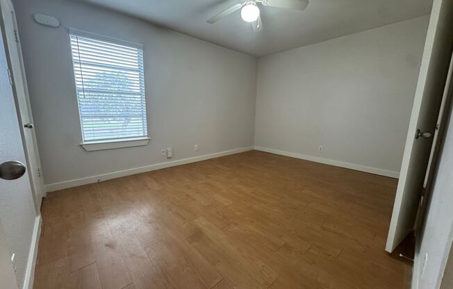 1 bed, 1 bath, 700 sqft, $1,054, Unit ELP2200-103