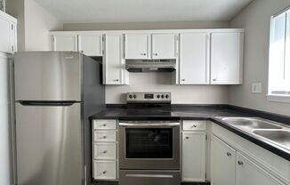 Updated 1 Bedroom Apartment in Overland Park, KS – Washer & Dryer Included!