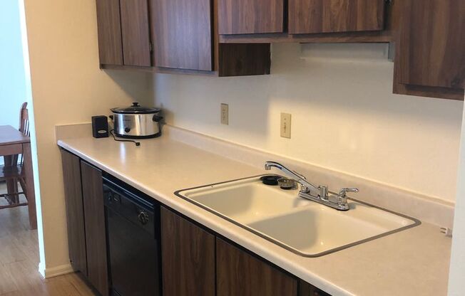 2 beds, 1 bath, 796 sqft, $1,150, Unit 222