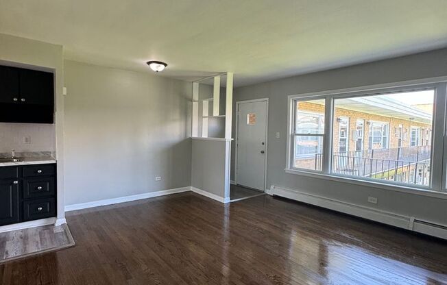 1 bed, 1 bath, $1,000, Unit 25