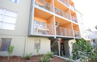 95 Linda Apartments