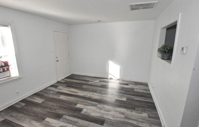 2120 KENNESAW DR