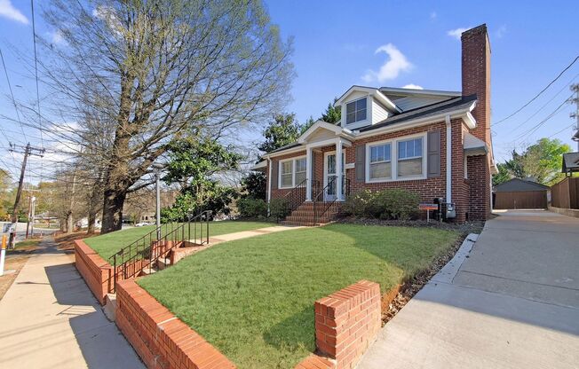 5 Bedroom 3.5 Bath Brick home in Downtown Greenville !!!!