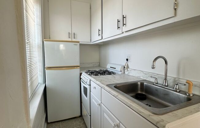 1 bed, 1 bath, $1,450, Unit E