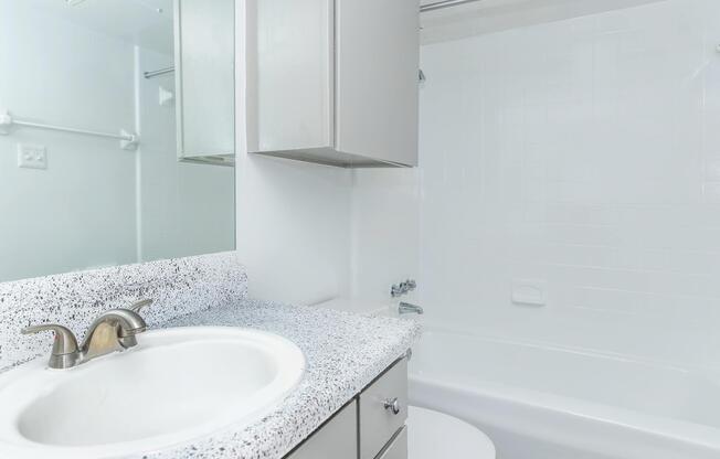 Studio, 1 bath, 464 sqft, $839