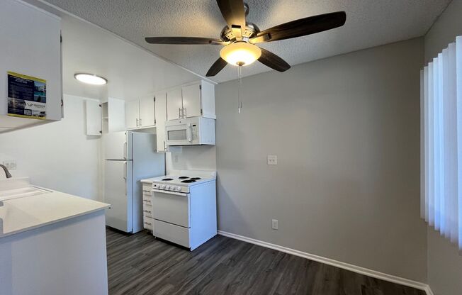 2 beds, 1 bath, 1,000 sqft, $1,898, Unit 120