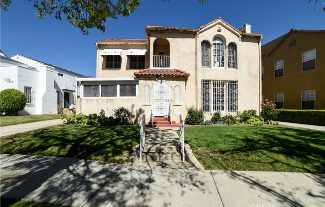 1038 S CITRUS AVE