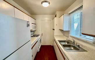 1 bed, 1 bath, 425 sqft, $2,100