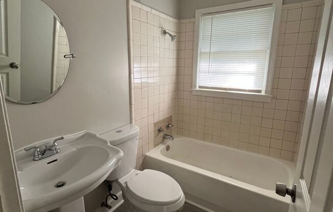 2 beds, 1 bath, $1,050