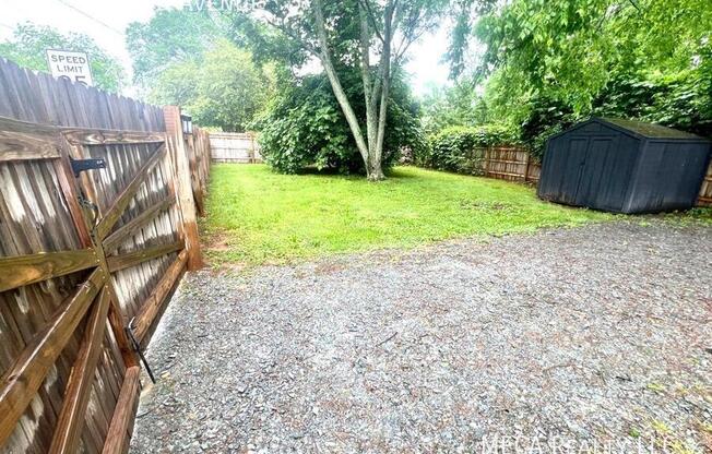 320 SKYLAND AVE