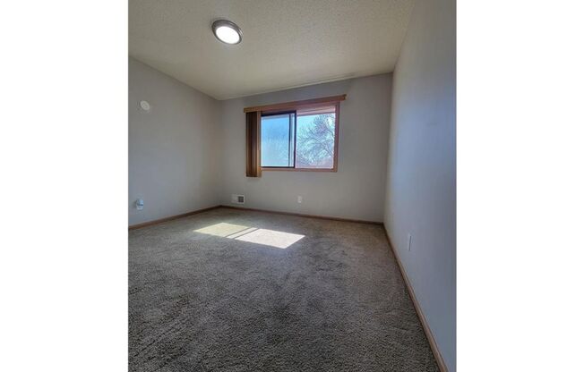 3 beds, 2 baths, $2,095