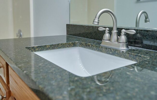 2 beds, 2 baths, 1,550 sqft, $2,290, Unit 6561