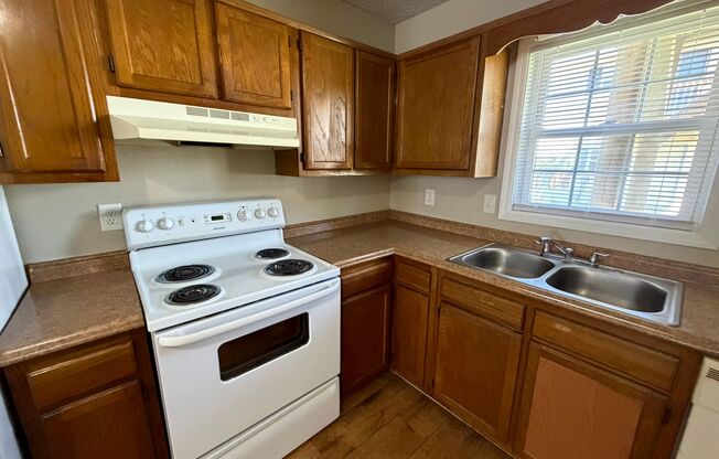 2 beds, 1 bath, 750 sqft, $1,045, Unit B-507C2