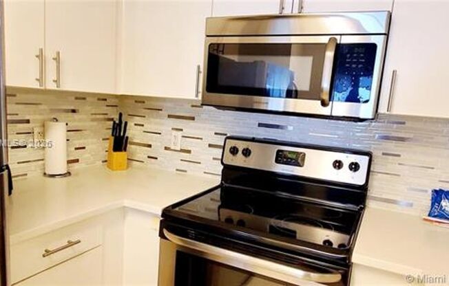 2 beds, 2 baths, $3,600, Unit # 1203